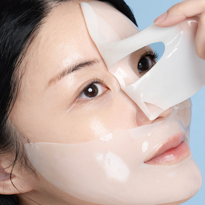 sunnicorn Bereum Microbiome Collagen Mask on face model