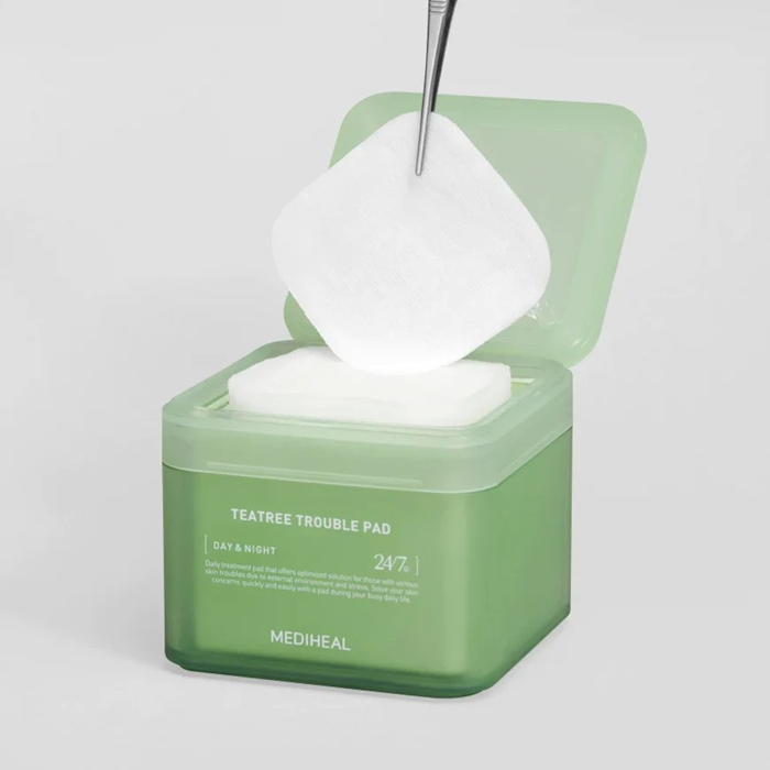 mediheal Teatree Trouble Pad 100 öppnad förpackning med pinsett 